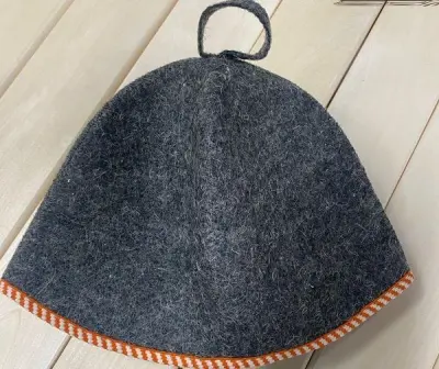 Шапка серая без вышивки в упаковке Ш-О