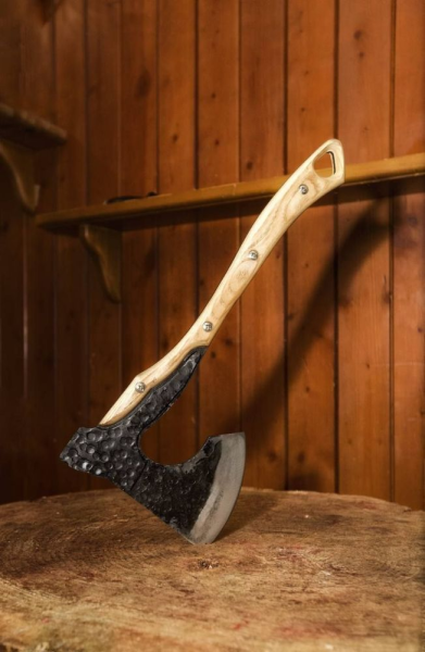 Топор "Гефест" в кожаном чехле